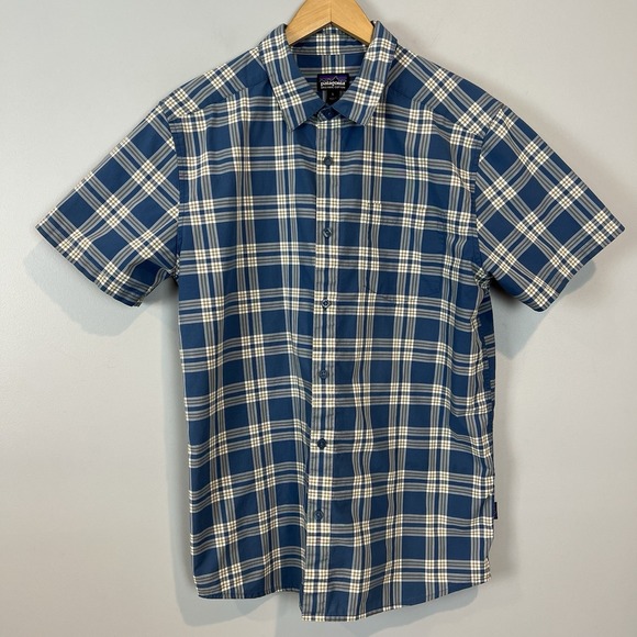 Patagonia Other - Patagonia Men's Short Sleeve Shirt Size Large Button Blue Plaid Organic Cotton